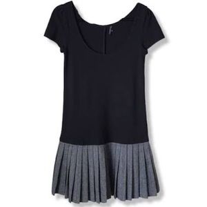Theory Black Gray Herringbone Pleated Knit dress sz S